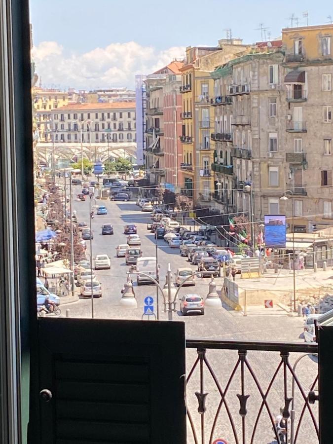 Napolitudine Couette-café Naples